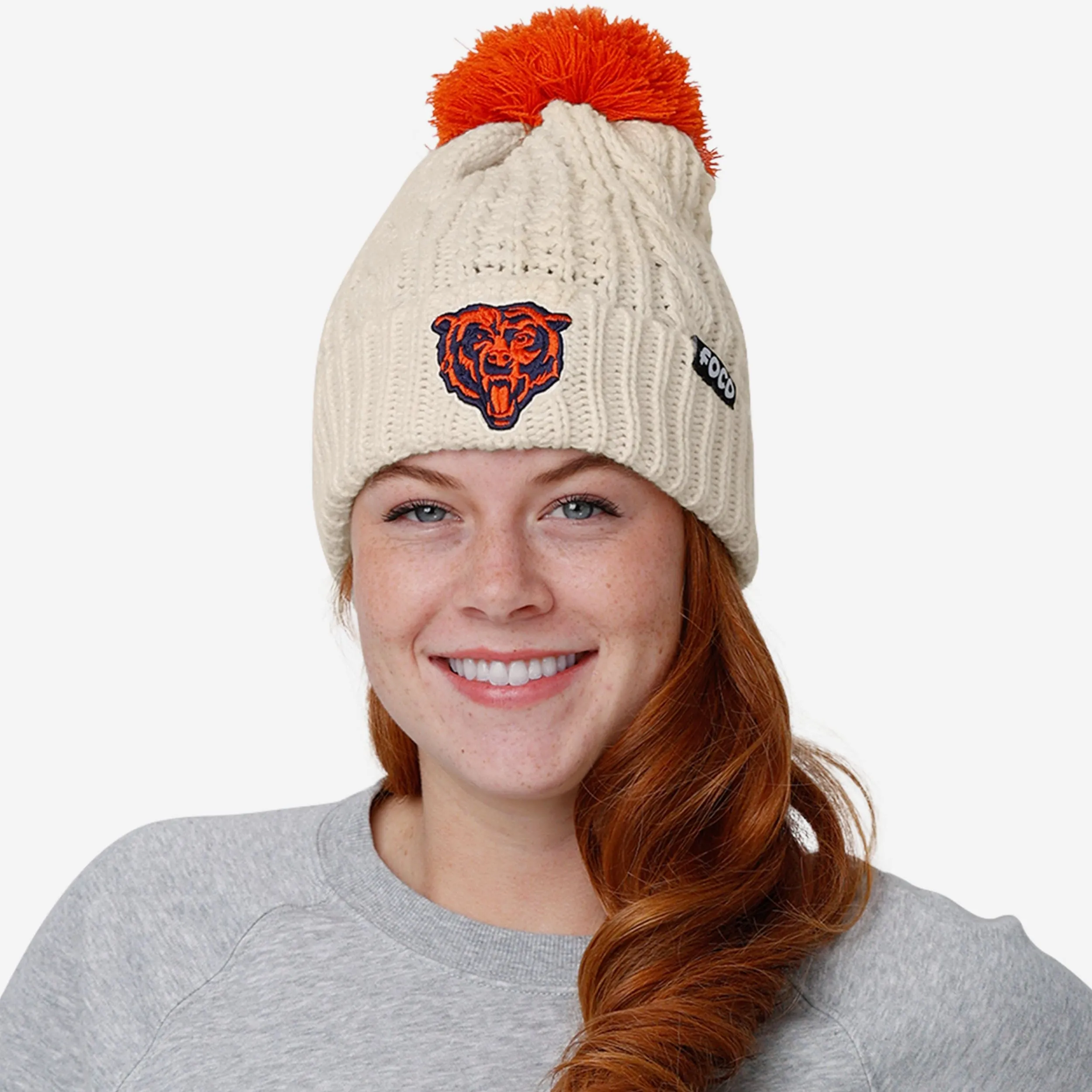 Chicago Bears Womens Primary Logo White Cable Knit Pom Beanie