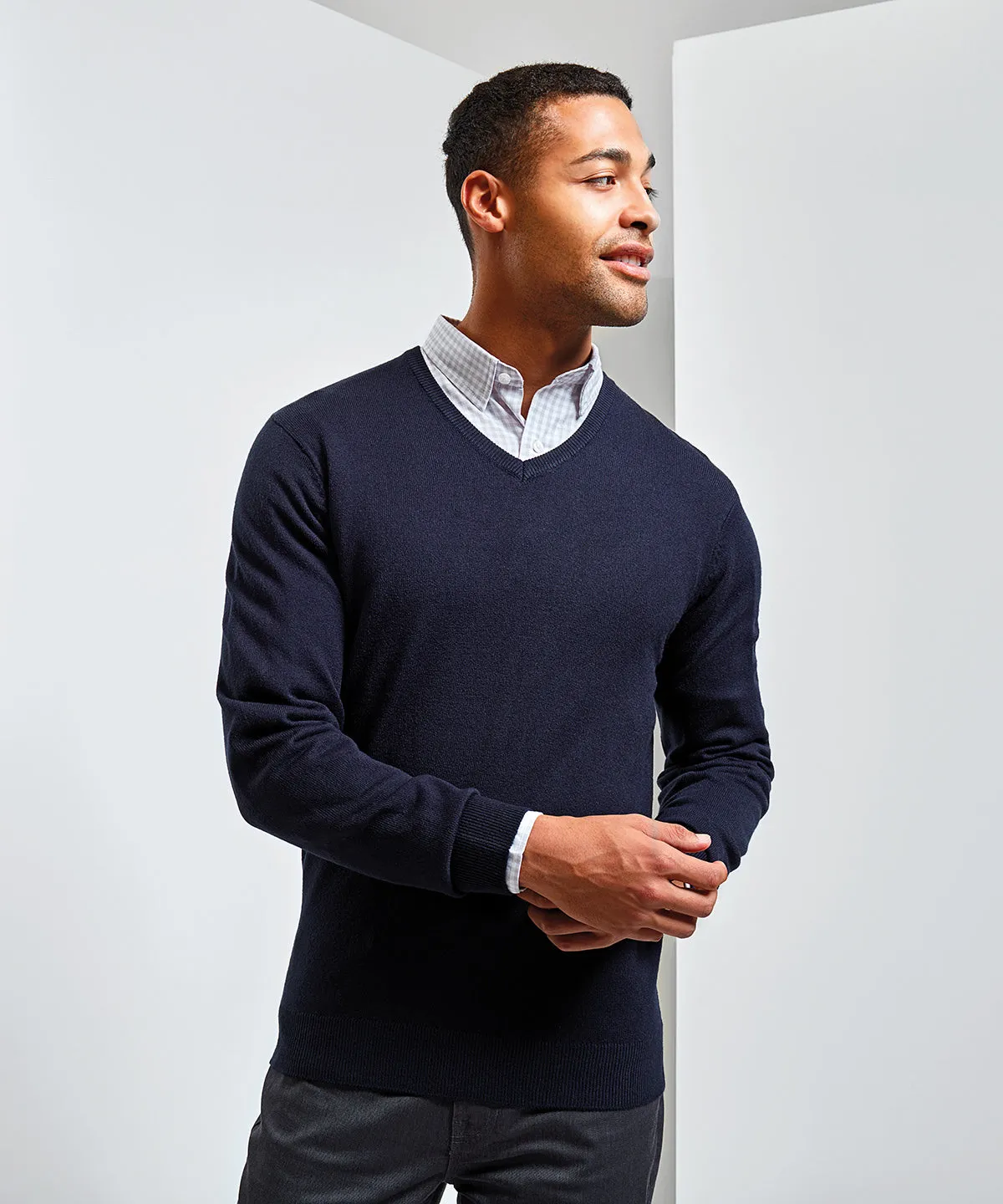 Essential acrylic v-neck sweater | Black