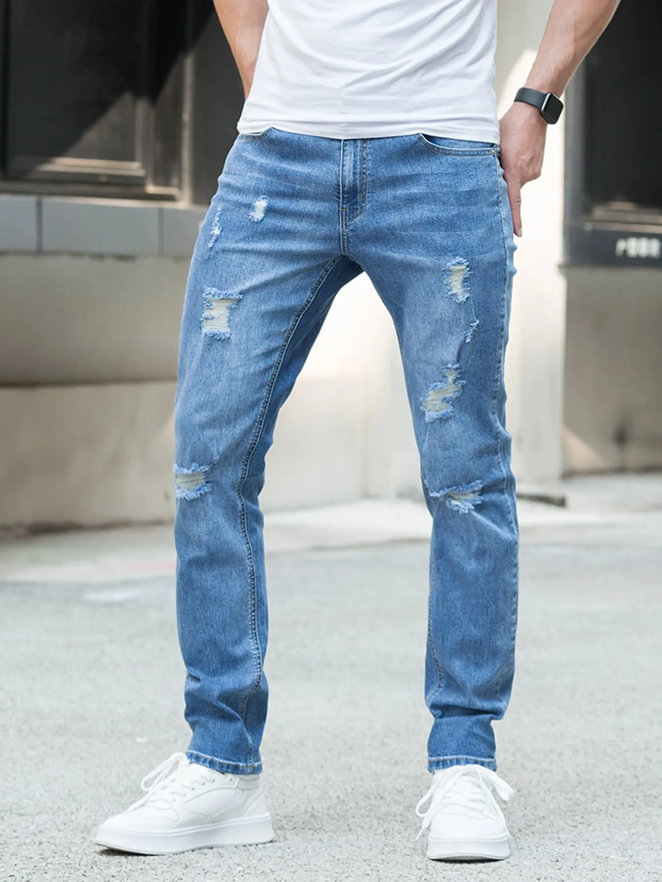 Men Ripped Frayed Bleach Wash Jeans