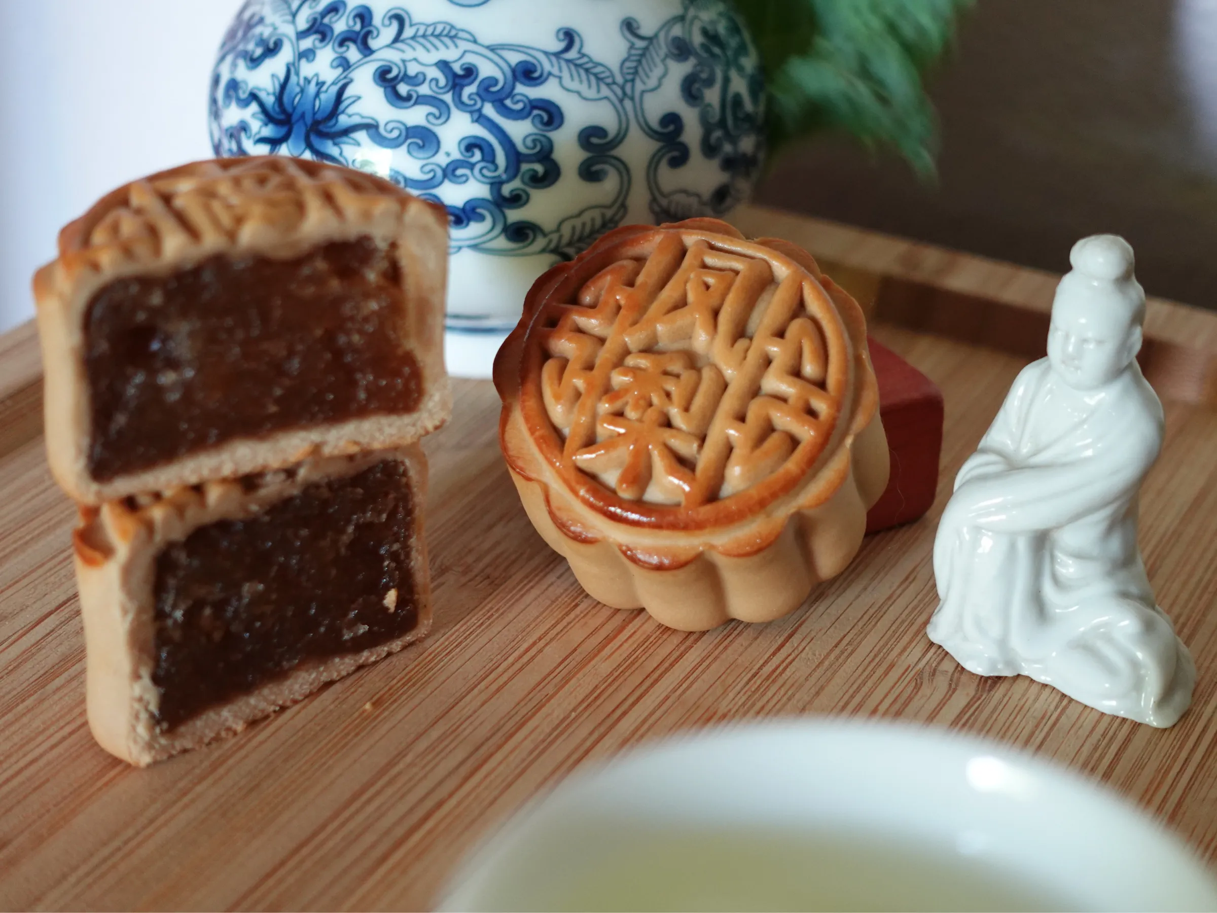 Moon Cake Gift Set | Kiki Bakery x Nüwa Hanfu