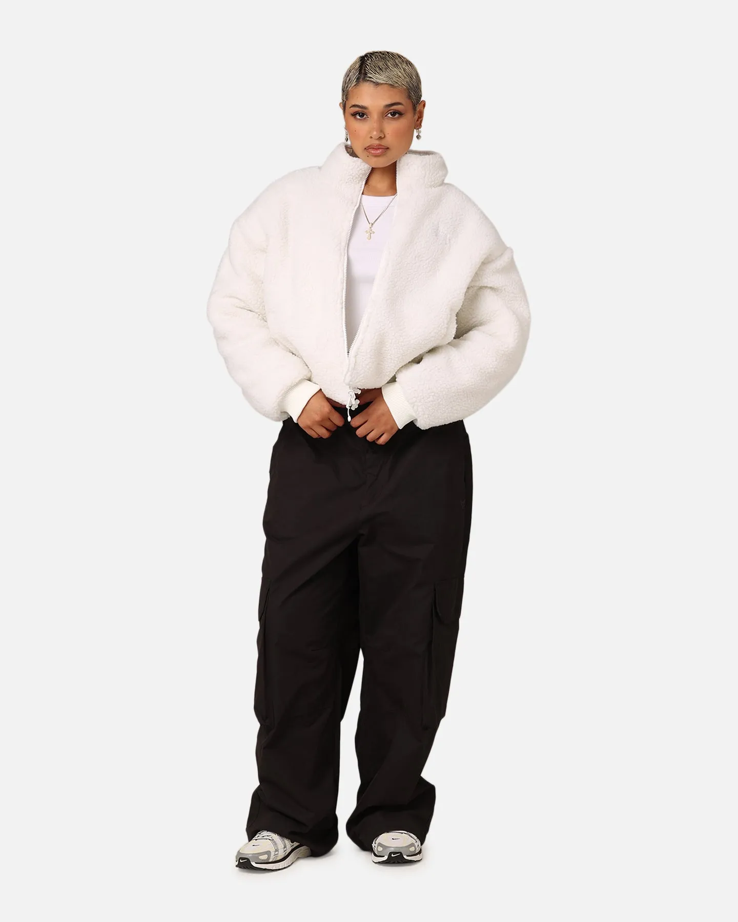 Stüssy Women's Graffiti Cropped Puffer Jacket White