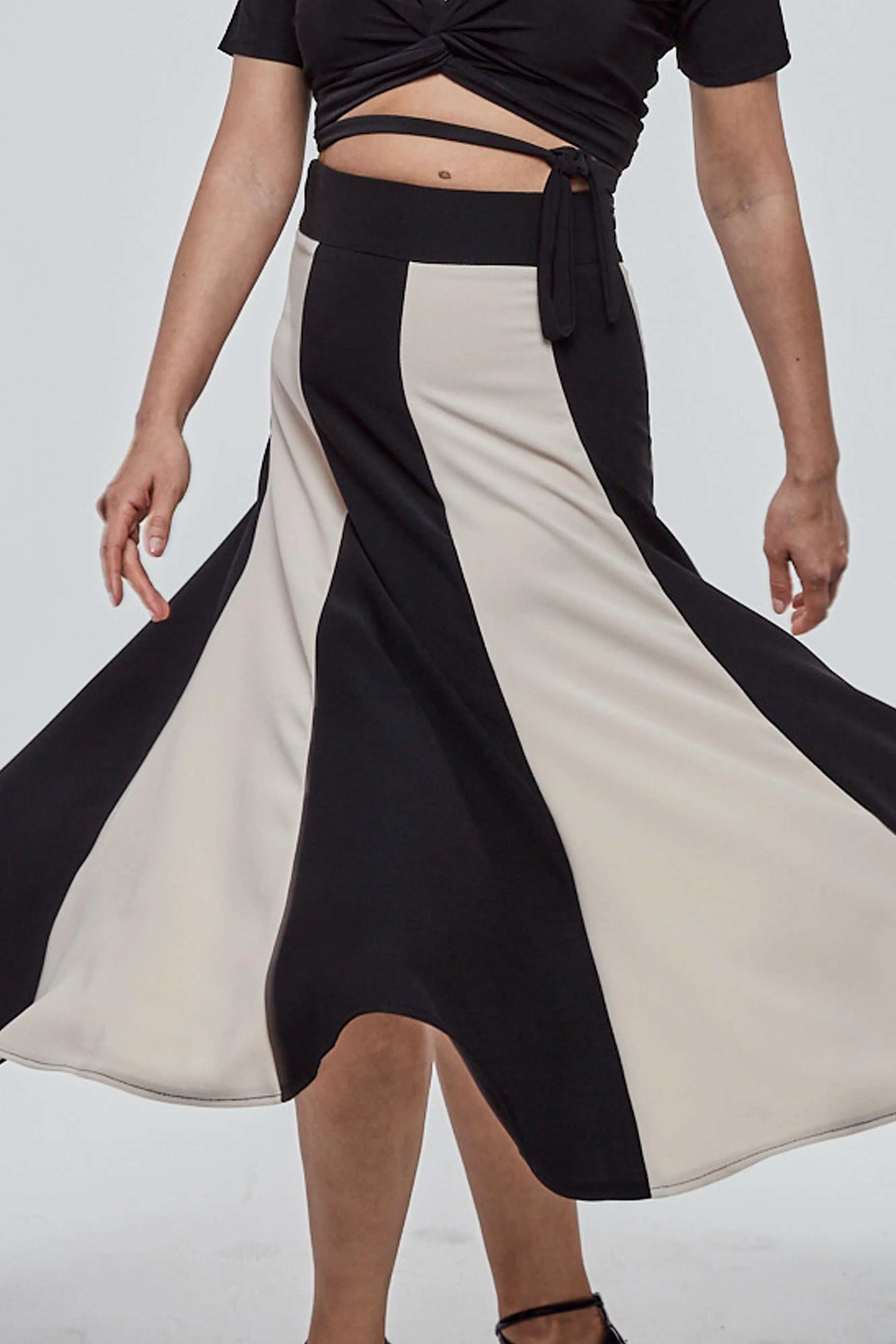 Touchline Tango Skirt / Flared Skirt DIVIDED Series